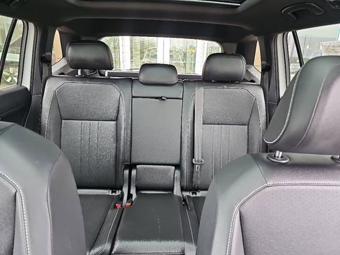 Used 2024 Volkswagen Tiguan SE R-Line w/ MDO Package, Two-Row AWD/4WD image 33