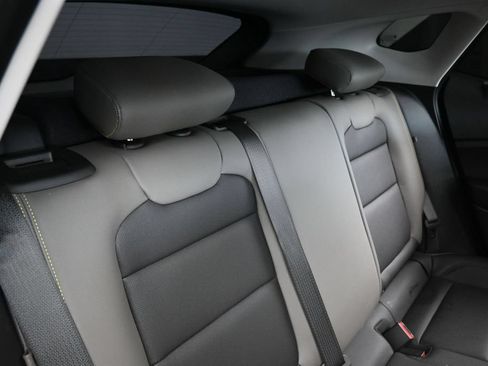 Used 2025 Chevrolet Trax ACTIV FWD image 36