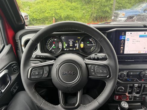 Used 2025 Jeep Wrangler Unlimited Sport S 4xe AWD/4WD image 11