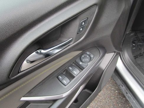 Used 2025 Chevrolet Trax ACTIV w/ Sunroof Package FWD image 12
