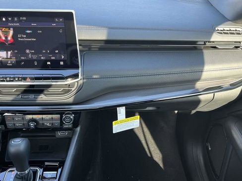 New 2026 Jeep Compass Latitude image 16