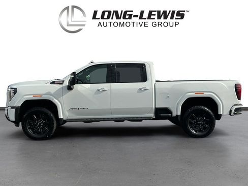 Used 2025 GMC Sierra 2500 AT4 w/ AT4 Premium Plus Package AWD/4WD image 2