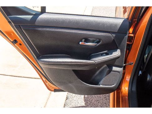 Used 2023 Nissan Sentra SR w/ SR Premium Package FWD image 17