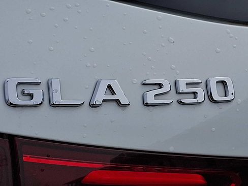 Used 2026 Mercedes-Benz GLA 250 4MATIC image 29