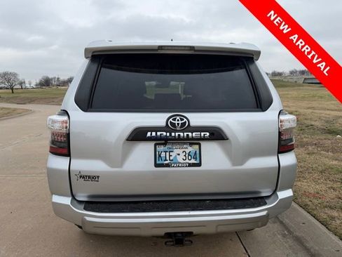 Used 2021 Toyota 4Runner TRD Off-Road image 4
