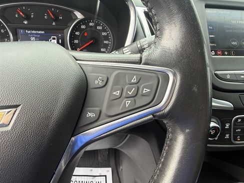 Used 2020 Chevrolet Equinox LT FWD image 16