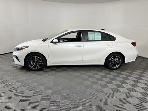 Used 2023 Kia Forte LXS FWD image 2