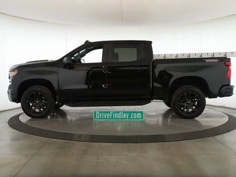 Used 2023 Chevrolet Silverado 1500 Custom Trail Boss w/ LPO, Dark Essentials Package image 9