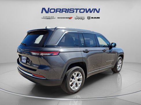 Certified 2023 Jeep Grand Cherokee Limited AWD/4WD image 6