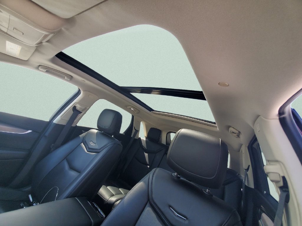 Used 2017 Cadillac XT5 Premium Luxury AWD/4WD image 18