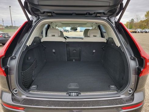 Used 2024 Volvo XC60 B5 Ultimate image 38