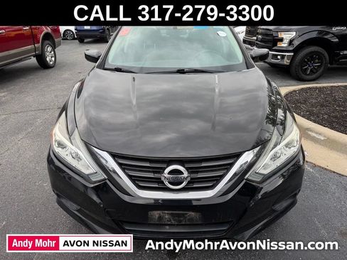 Used 2017 Nissan Altima 2.5 SV FWD image 2