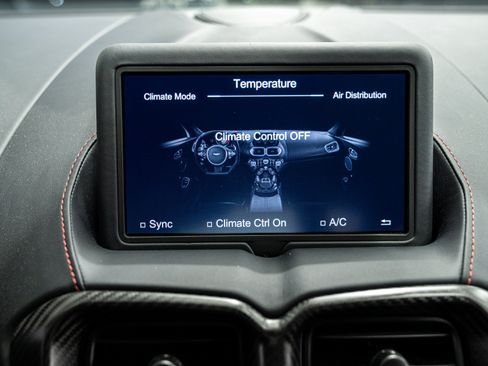 Used 2023 Aston Martin V8 Vantage Coupe RWD image 27