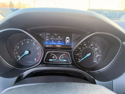 Used 2018 Ford Focus SE w/ SE Appearance Package image 14