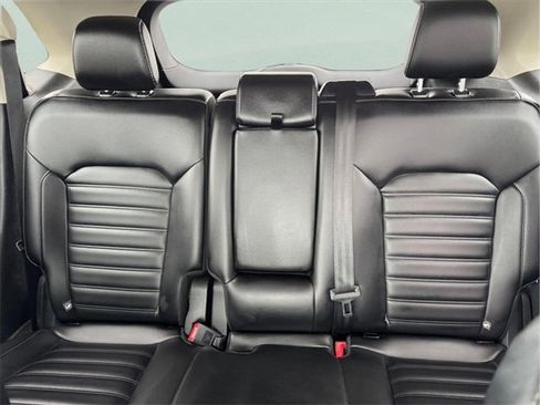 Used 2020 Ford Edge SEL image 16