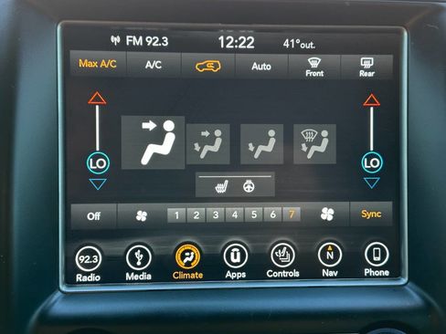 Used 2018 Jeep Grand Cherokee Limited image 43