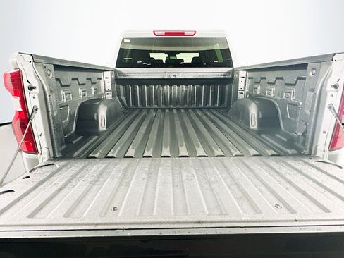 Used 2025 Chevrolet Silverado 1500 Custom image 27