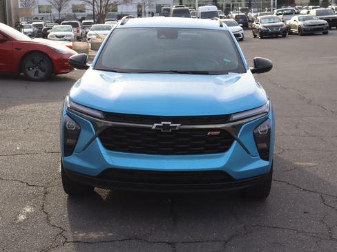 Used 2025 Chevrolet Trax RS w/ Driver Confidence Package image 3