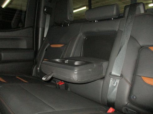 Certified 2022 GMC Sierra 1500 AT4 w/ AT4 Premium Package AWD/4WD image 24