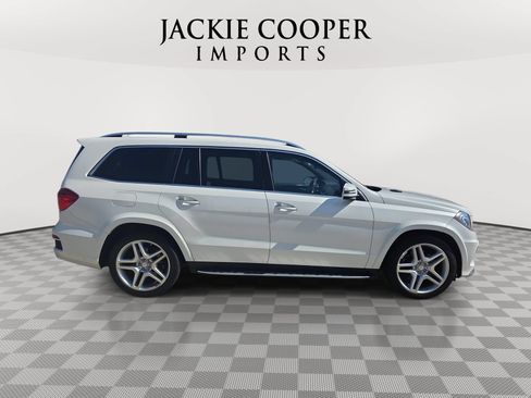 Used 2015 Mercedes-Benz GL 550 4MATIC image 4