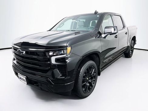 Certified 2025 Chevrolet Silverado 1500 High Country w/ Midnight Edition image 3