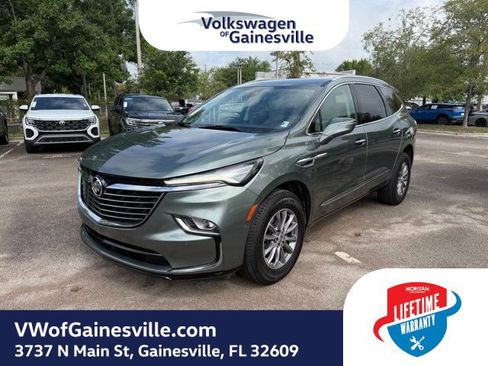 Used 2024 Buick Enclave Essence FWD image 3