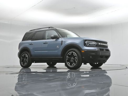 Used 2025 Ford Bronco Sport Outer Banks w/ Outer Banks Tech Package+ AWD/4WD image 4