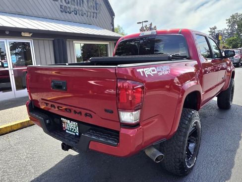 Used 2017 Toyota Tacoma TRD Sport w/ Tow Package (A/T) AWD/4WD image 7