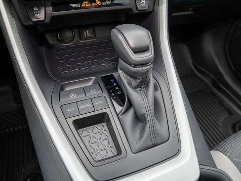 Certified 2025 Toyota RAV4 XLE image 19