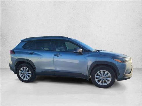 Used 2026 Toyota Corolla Cross LE FWD image 5