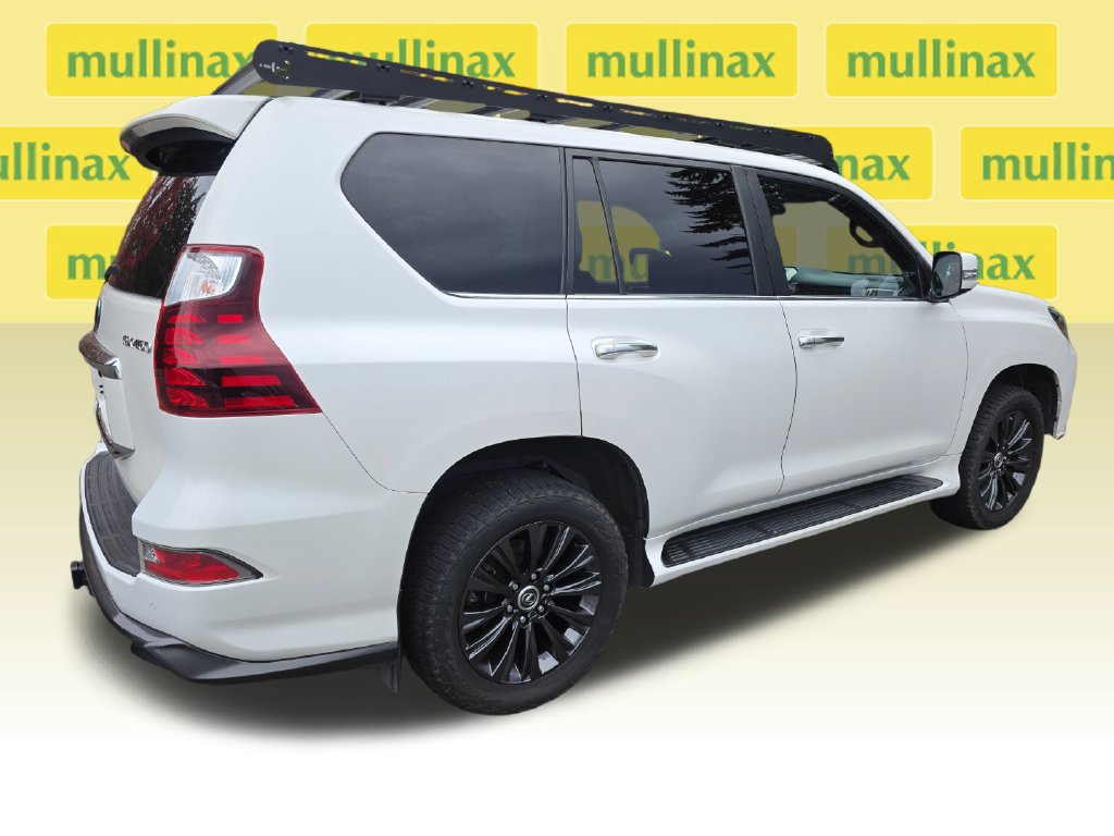 Used 2021 Lexus GX 460 Premium w/ Accessory Package AWD/4WD image 3