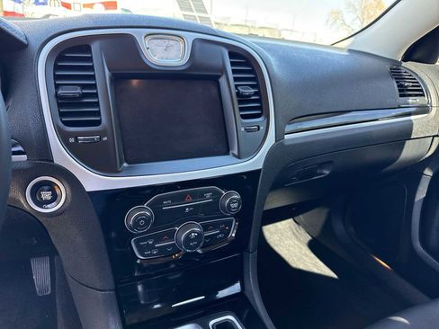 Used 2023 Chrysler 300 Touring image 17