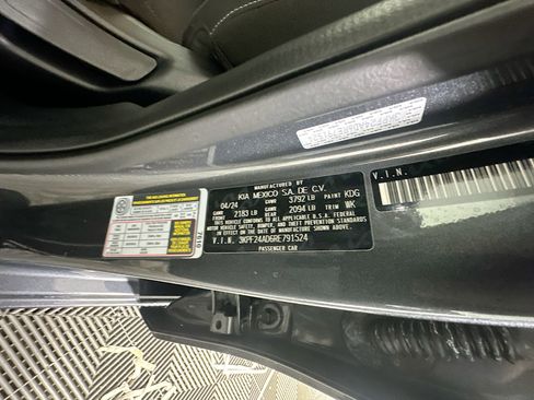 Used 2024 Kia Forte LXS image 12