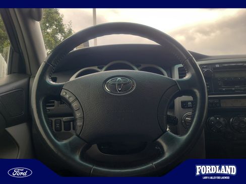Used 2005 Toyota 4Runner Limited AWD/4WD image 9