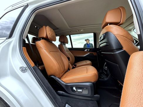 Used 2020 BMW X7 xDrive40i w/ Premium Package AWD/4WD image 18