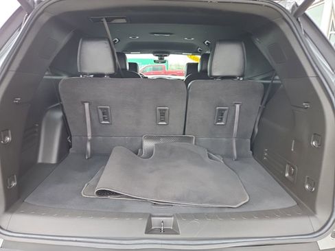 Used 2023 Chevrolet Traverse LT FWD image 28