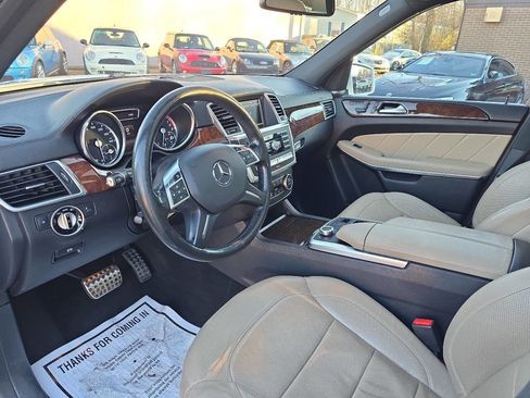 Used 2014 Mercedes-Benz GL 550 4MATIC image 22