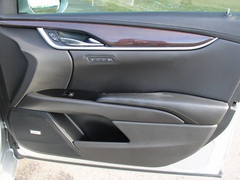 Used 2016 Cadillac XTS Luxury image 19