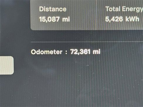 Used 2022 Tesla Model X Plaid image 16