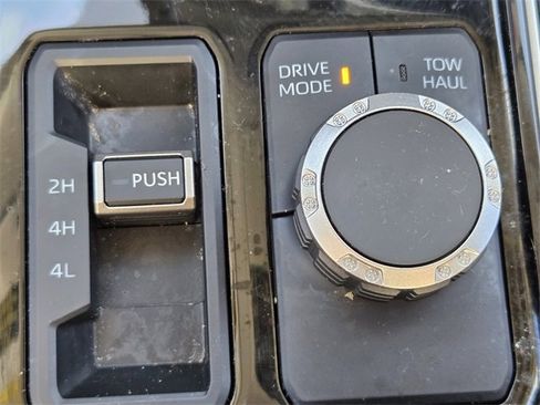 Used 2024 Toyota Tundra Limited image 28