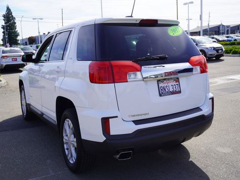 Used 2017 GMC Terrain SLE image 9