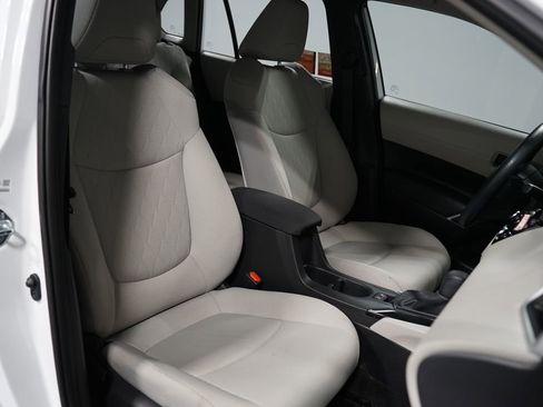 Certified 2025 Toyota Corolla Cross L image 25