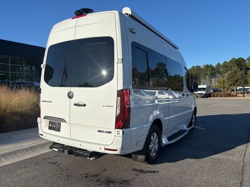 Used 2022 Mercedes-Benz Sprinter 2500 image 3