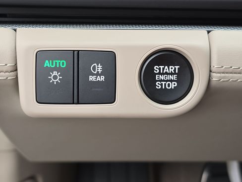 Certified 2026 Porsche Panamera image 28