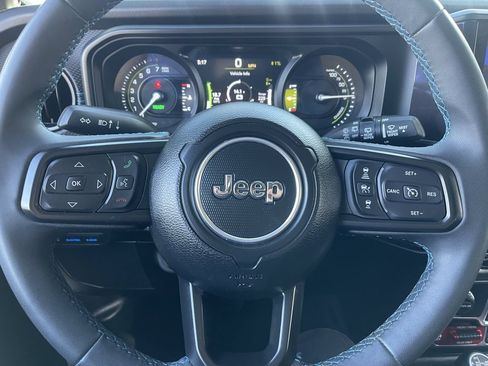 Used 2024 Jeep Wrangler Unlimited Rubicon 4xe AWD/4WD image 30