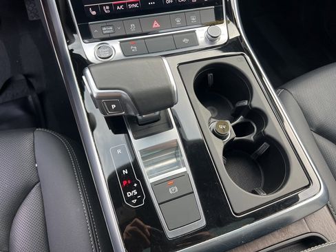 Used 2022 Audi Q8 Premium Plus w/ Premium Plus Package image 17