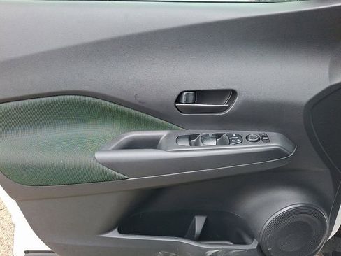 Used 2019 Nissan Kicks S image 13