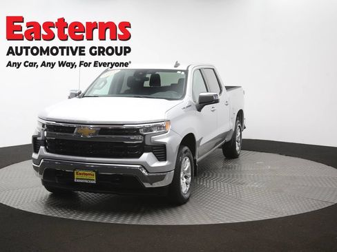 Used 2022 Chevrolet Silverado 1500 LT AWD/4WD image 56