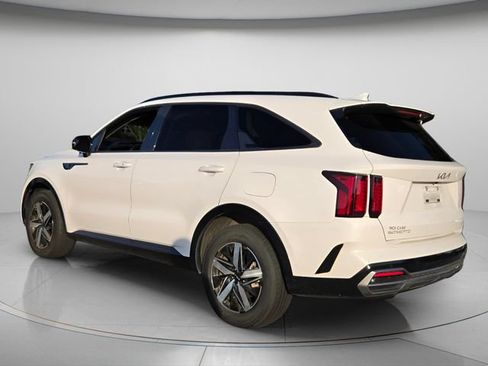 Used 2023 Kia Sorento S w/ Panoramic Sunroof Package FWD image 5