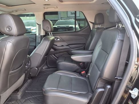 Used 2020 Chevrolet Traverse Premier w/ Redline Edition FWD image 17
